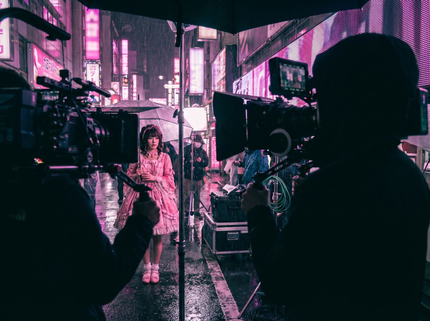 溏心vlog 美少女写真视频《霓虹雨夜》4K封面